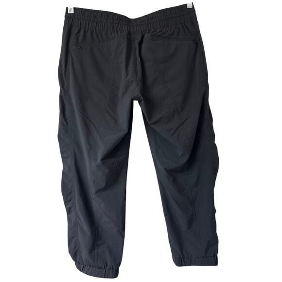 Athleta La Viva Capri Black Pants Womens Sz 6 *964585 Hiking Travel Lightweight - Picture 4 of 9